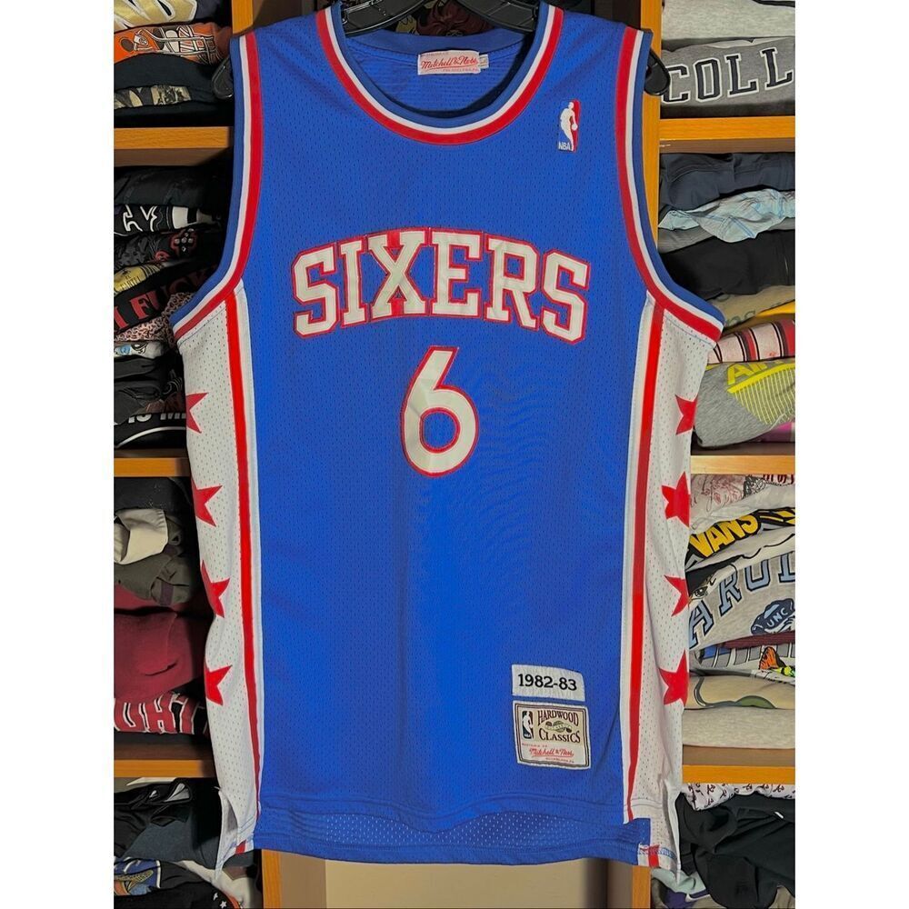 Mitchell & Ness NBA Men’s 76ers Julius Erving Hardwood Classics Jersey
